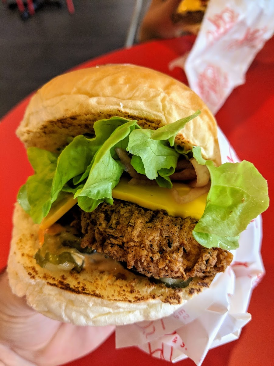 Ruby Chews Burgers & Shakes Photo 10
