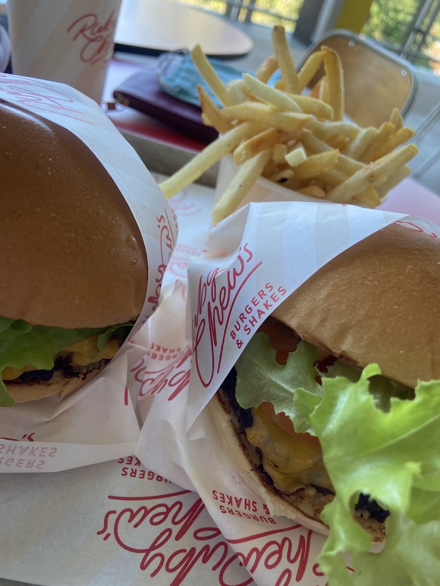 Ruby Chews Burgers & Shakes Photo 8